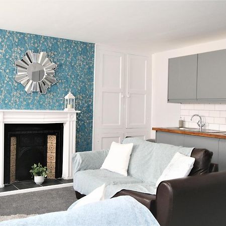 Central Serviced Apartments By Roomsbooked Cheltenham Exterior photo