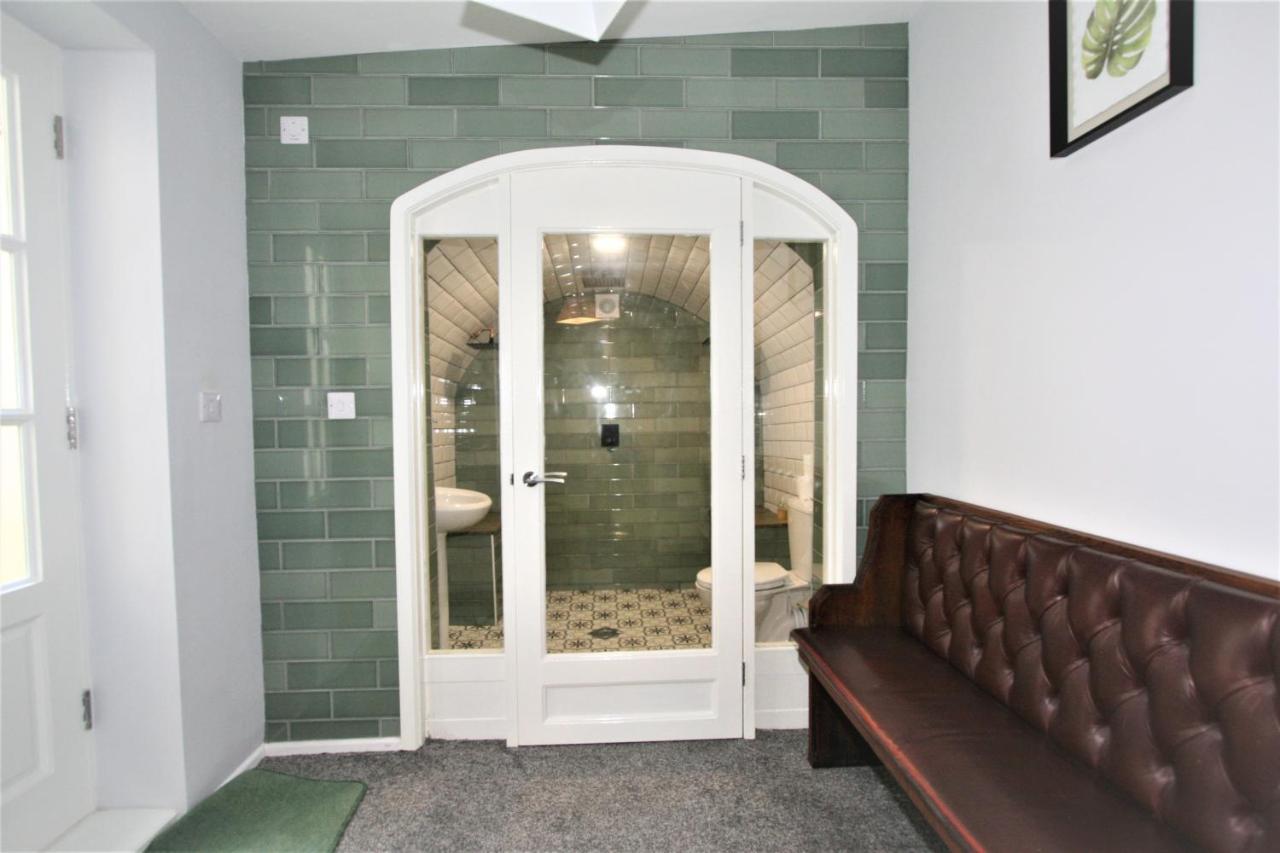 Central Serviced Apartments By Roomsbooked Cheltenham Exterior photo