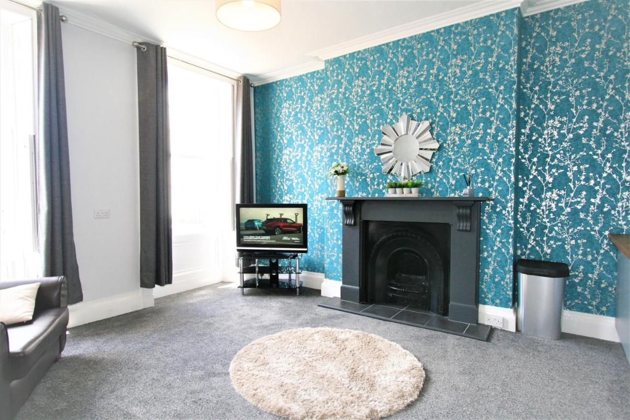 Central Serviced Apartments By Roomsbooked Cheltenham Exterior photo
