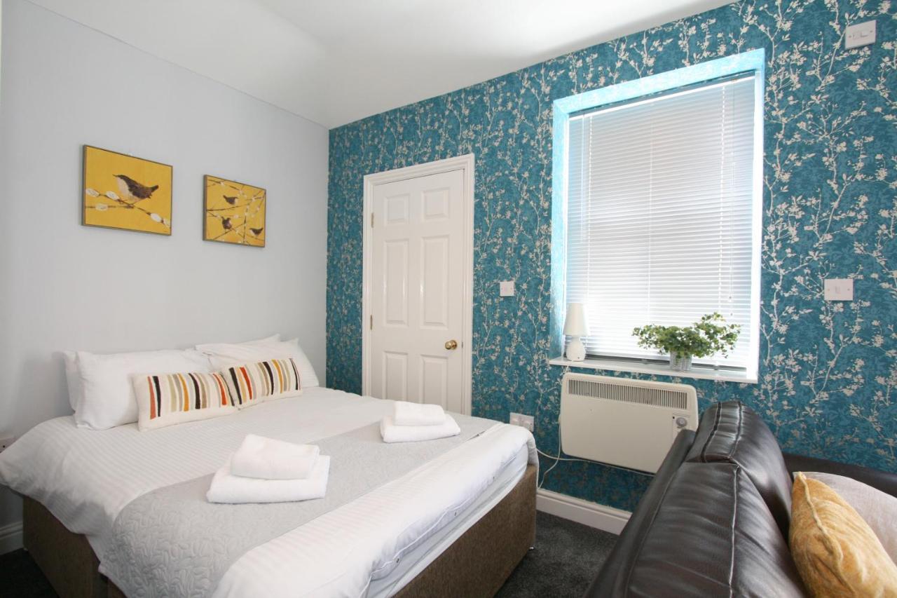 Central Serviced Apartments By Roomsbooked Cheltenham Exterior photo